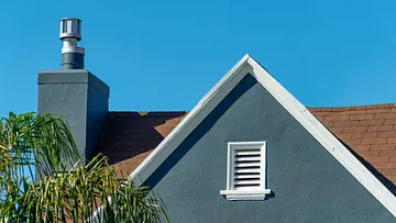 Byggställningar inför fasadarbete i Göteborg